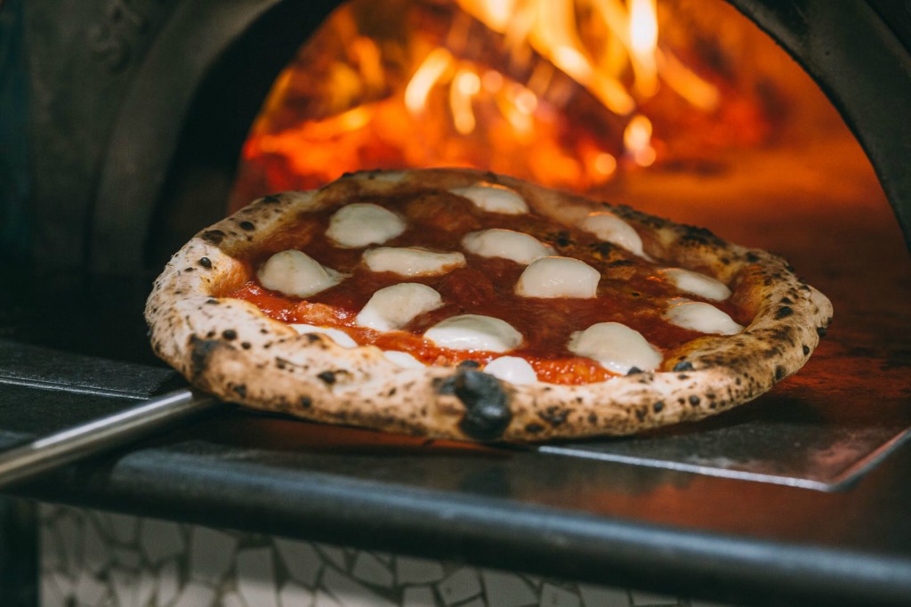 pizzeria antonio mezzero